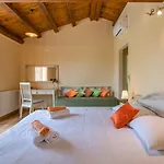 Beautiful Cicibella With Pool In Vila *