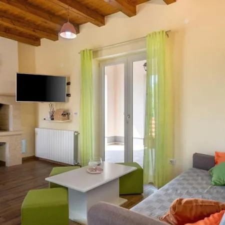 Beautiful Cicibella With Pool In Villa *