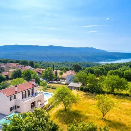 Beautiful Cicibella With Pool In *