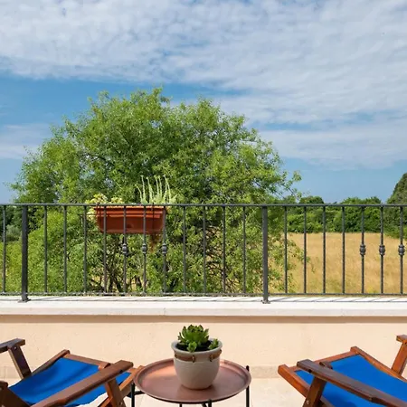 Beautiful Cicibella With Pool In Vila Barban