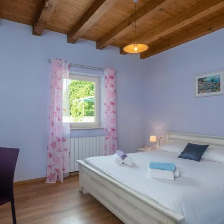 Beautiful Cicibella With Pool In Villa Barban