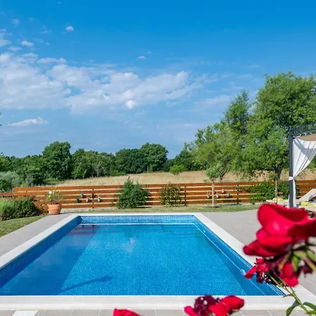 Beautiful Cicibella With Pool In Barban