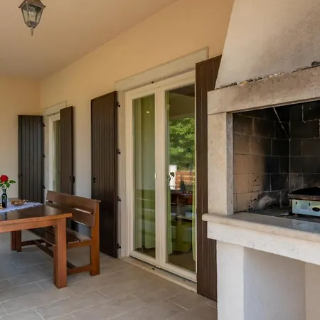 Villa Beautiful Cicibella With Pool In *